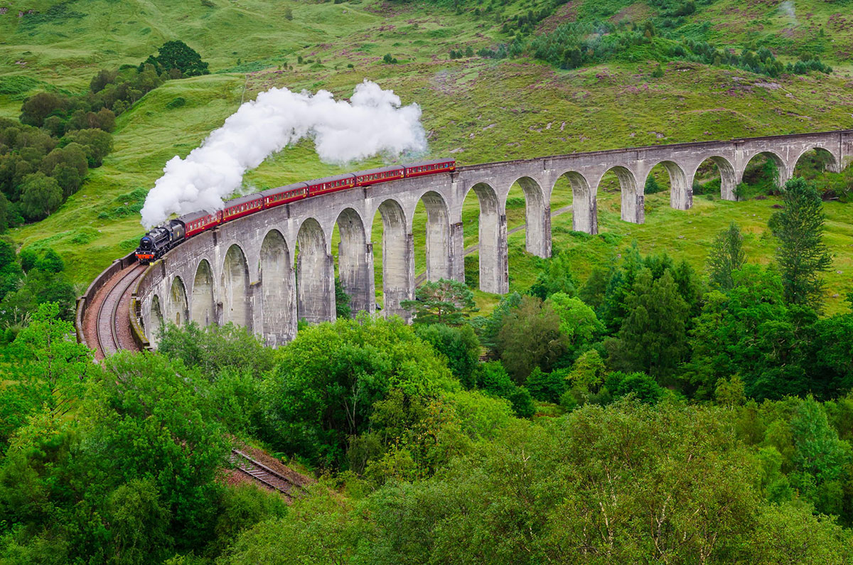 voie-ferree-viaduc-nature-verdoyante