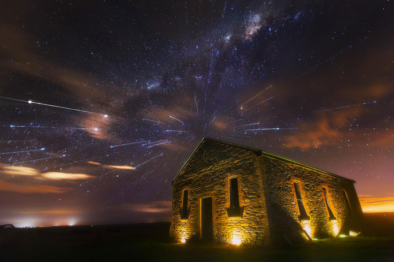 explosion-etoiles-au-dessus-maison