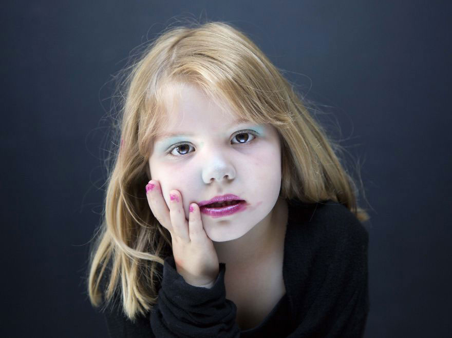 fille-maquillage-visage