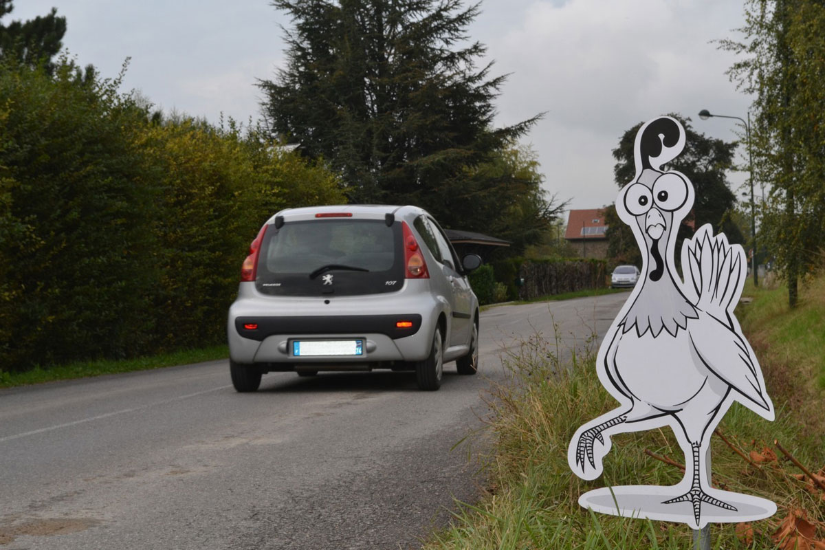 panneau-poulet-bord-de-la-route