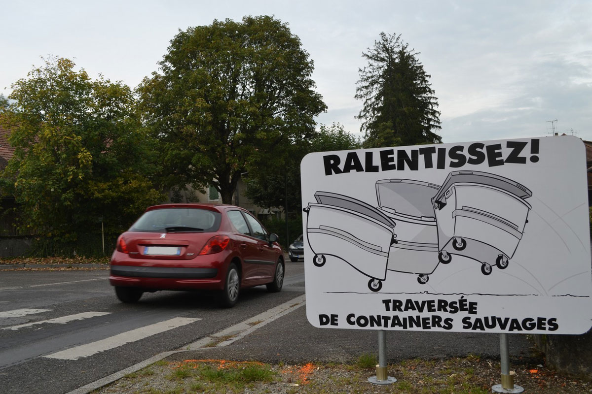 panneau-traversee-de-containers-sauvages