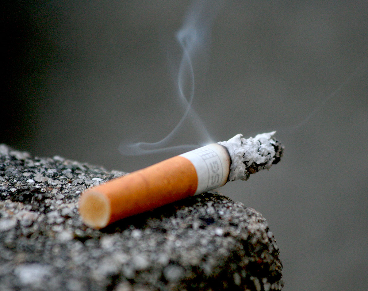 cigarette-fume-mur
