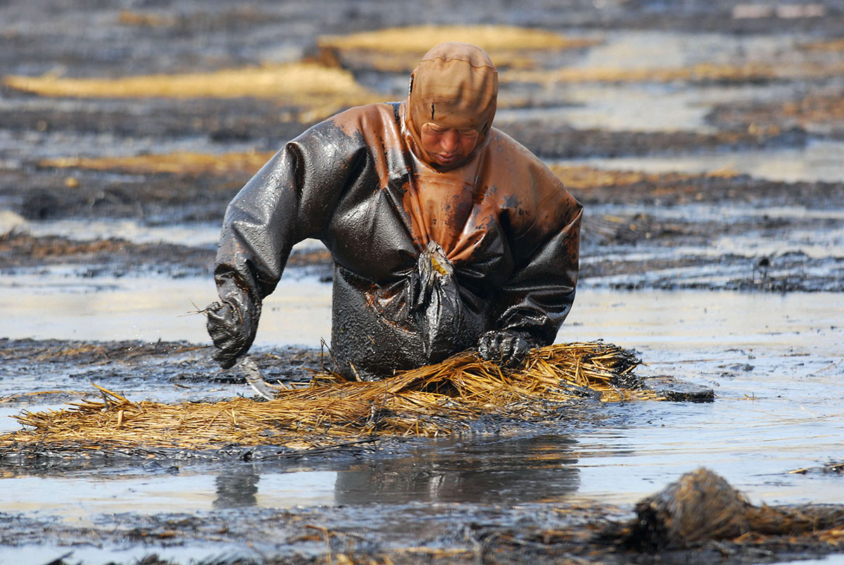 chine-pollution-homme-eau