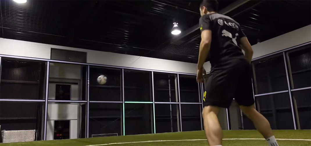 machine-robot-football-direction