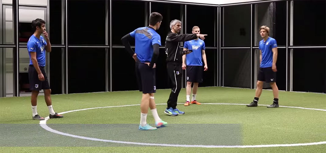 machine-robot-football-explications