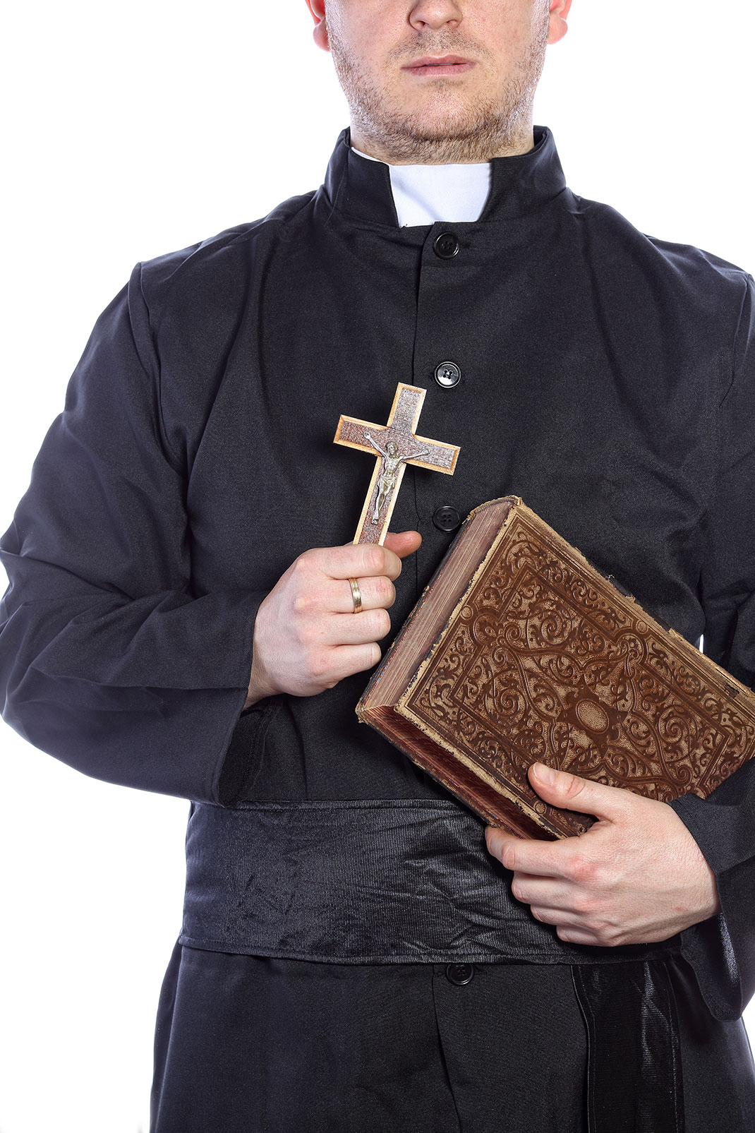 bible-pretre-croix