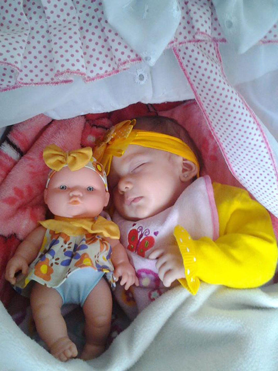 bebe-ressemblance-poupee-mignon-19