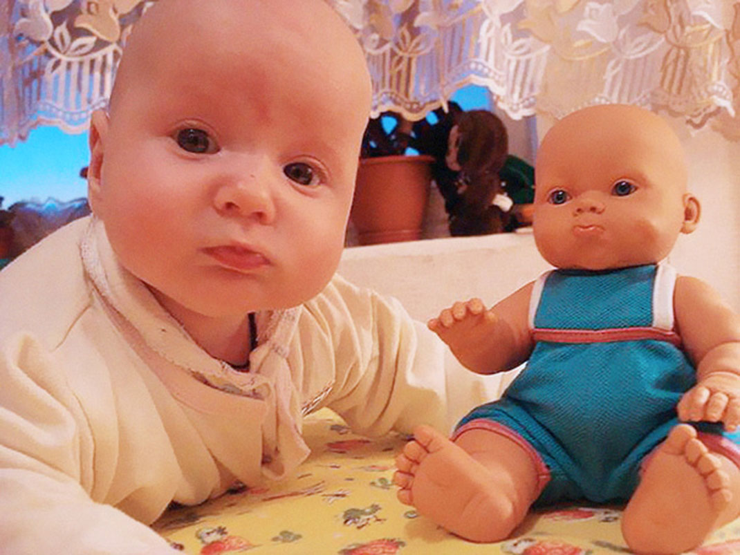 bebe-ressemblance-poupee-mignon-3