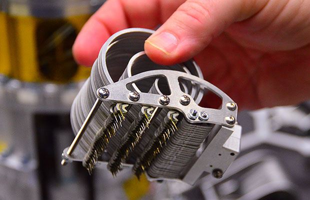 gripper-robot-espace-asteroide