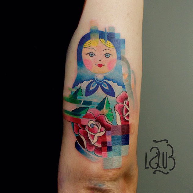 Tatouages-pixel-poupee-russe