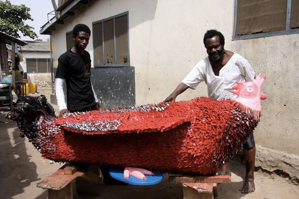 cercueil-ghana-poule