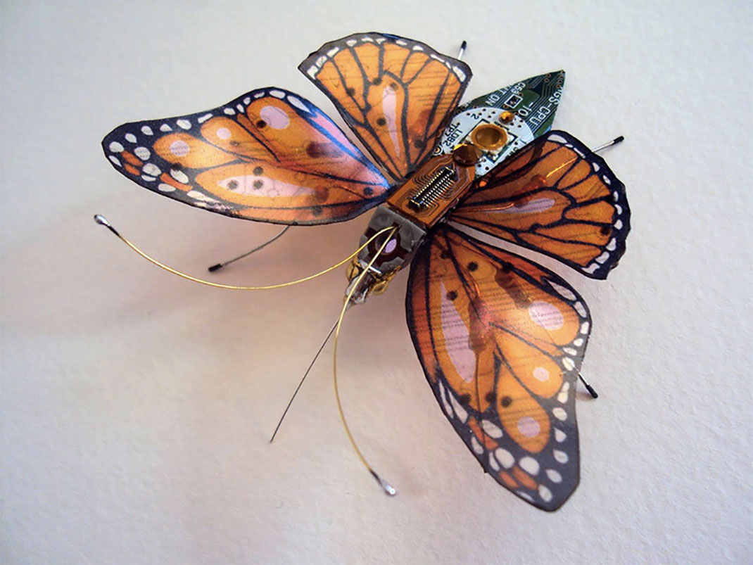 papillon-cuivre-composants-electronique-socle-julie-alice-chappell