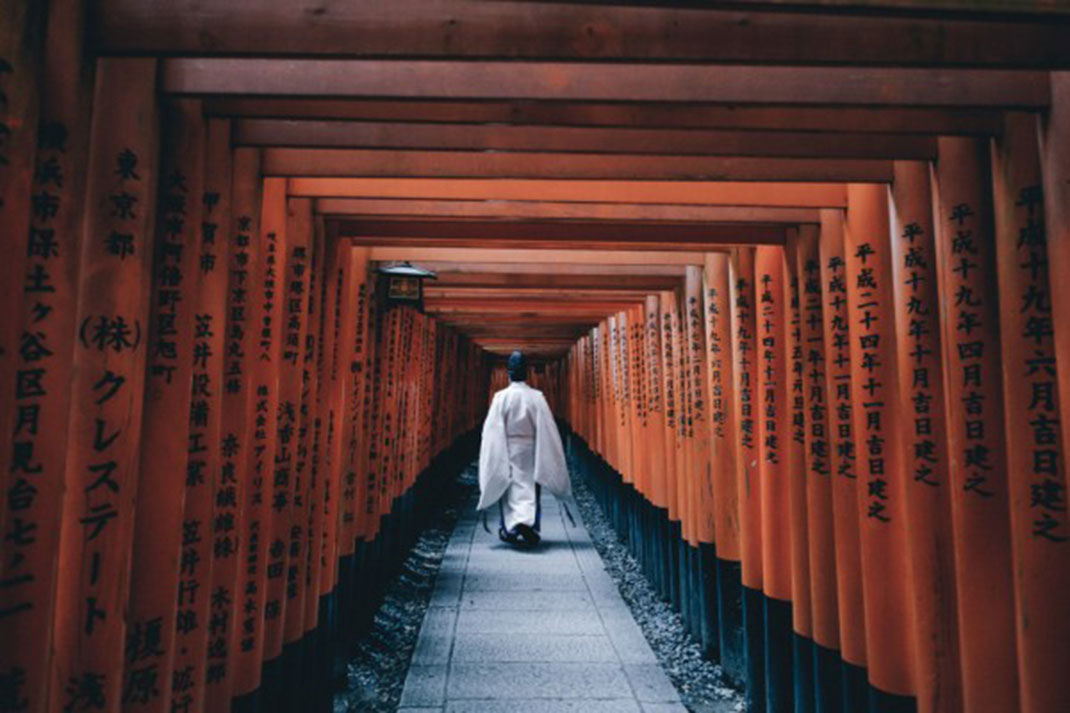 07-femmedos-takashiyasui