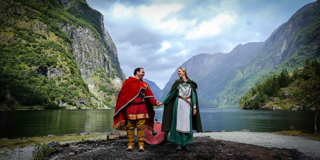 24-funwedding-viking