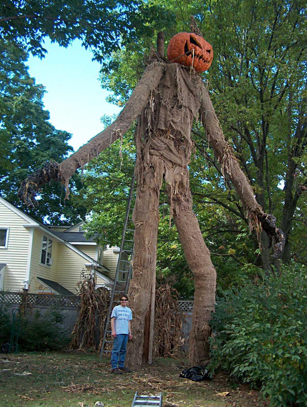 01-maisonhalloween-rbray1978