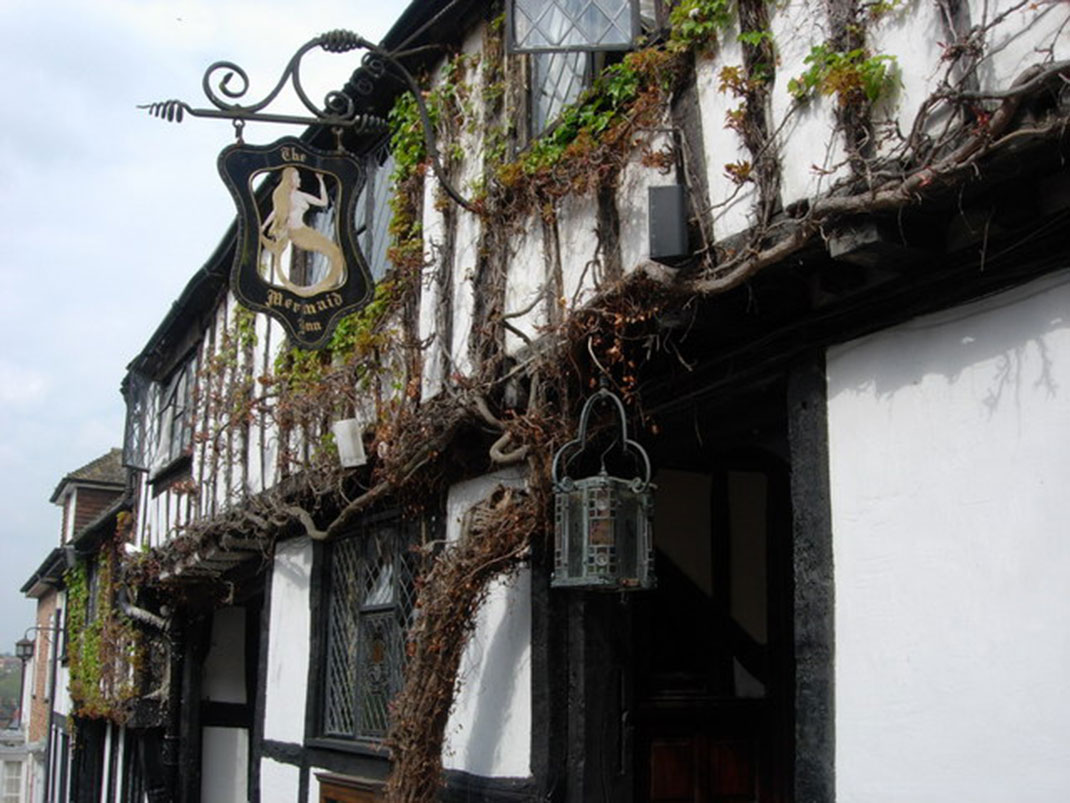 Mermaid-Inn-2