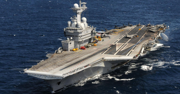 porte-avions-une-3