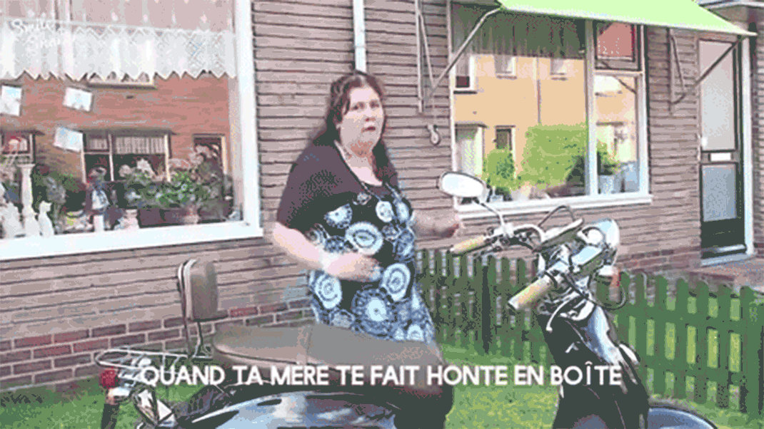 femme-danse-scooter
