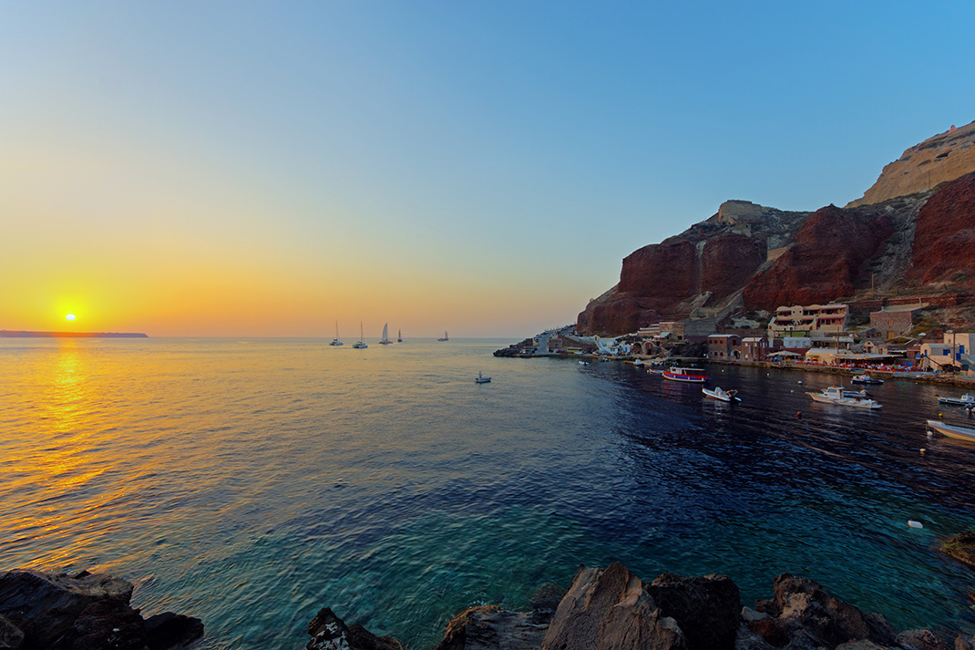 Santorin-shutterstock-19