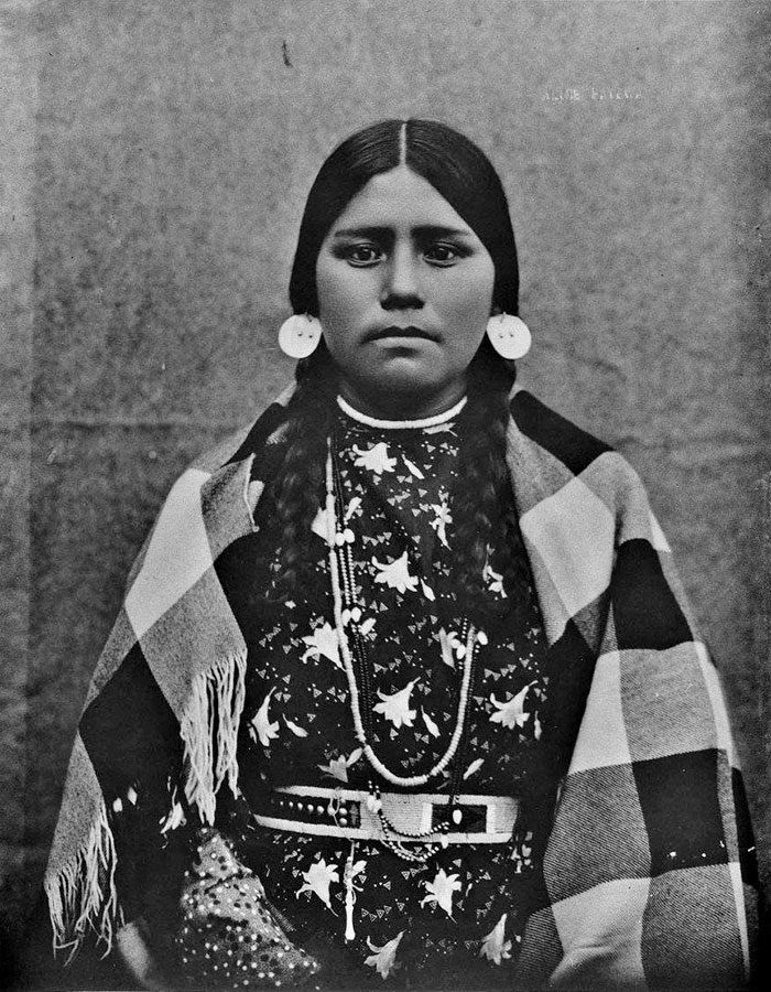 Alice, de tribu inconnue (peut-être des Cayuse, Walla Walla ou Umatilla) en 1900