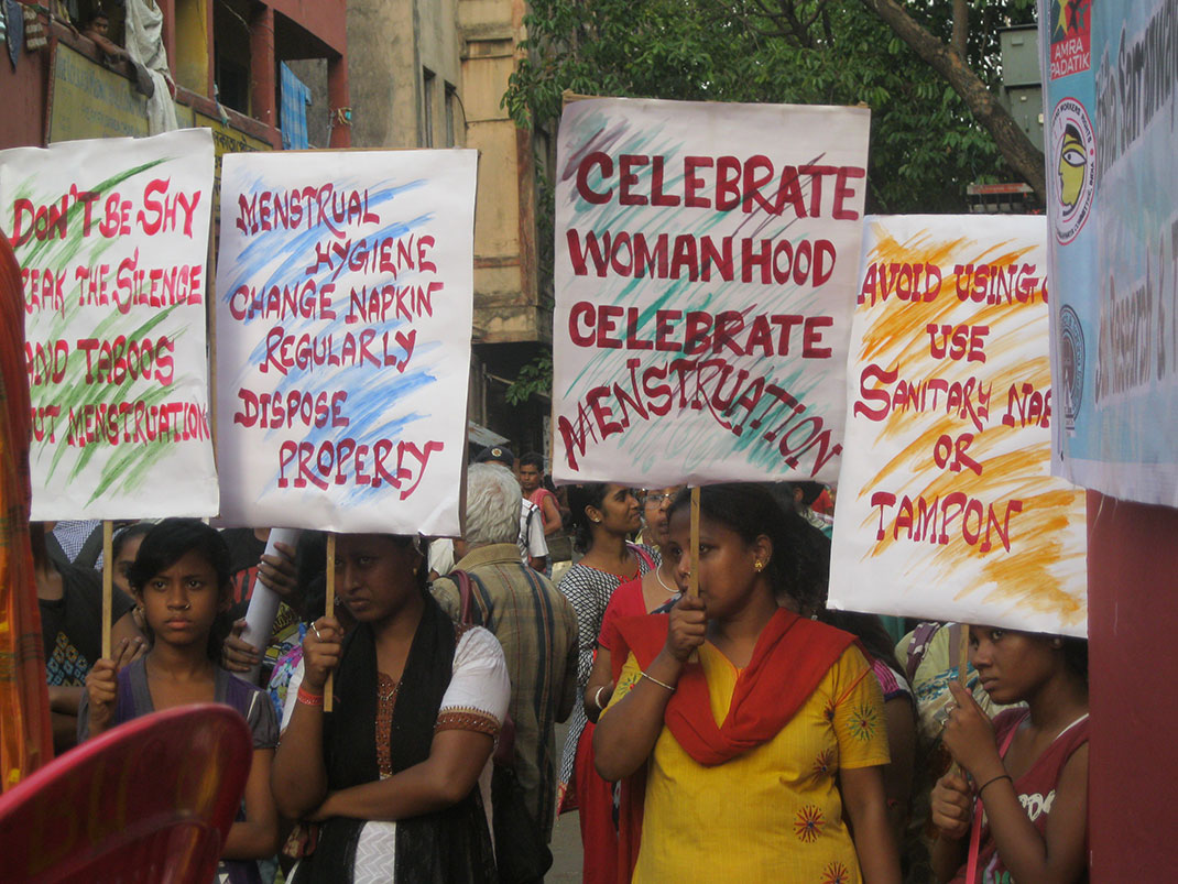Célébration du jour de l'hygiène périodique, le 28 mai, ici en Inde, pour sensibiliser les jeunes filles à une bonne hygiène sans craindre les tabous (by WASH United)
