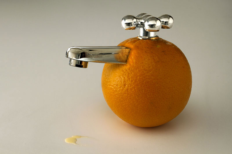 un-artiste-italien-reinvente-les-objets-du-quotidien-en-les-rendant-inutilisables5