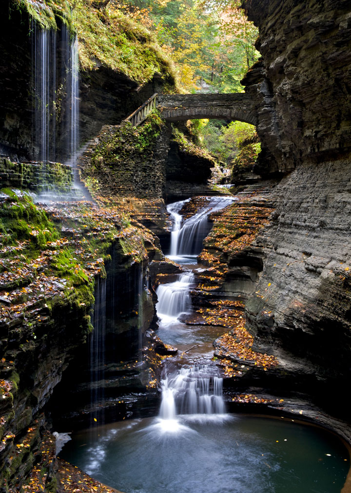 limage-de-la-semaine-les-cascades-arc-en-ciel-aux-etats-unis-sublimees-par-les-couleurs-automnales1